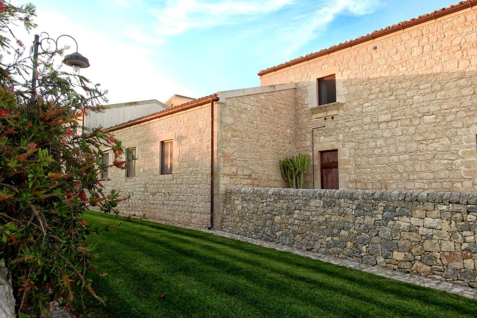Agriturismobugilfezza Di Tgesd Modica Buitenkant foto